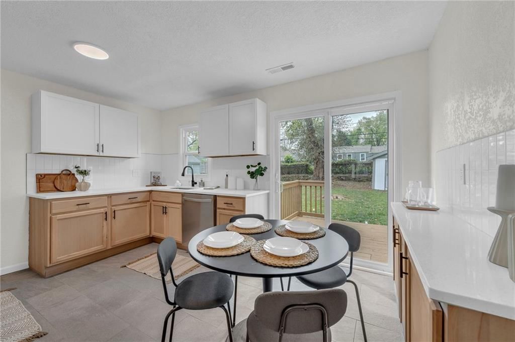 11409 W 68th Street — photo 10