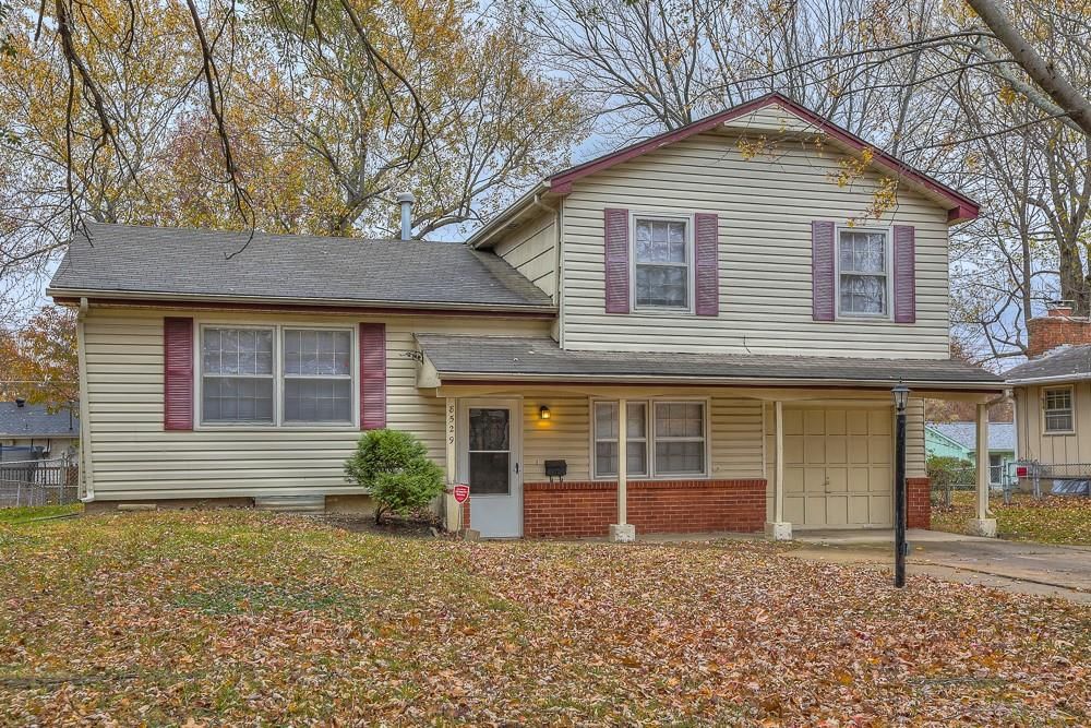 8529 Crescent Avenue, Raytown, MO
