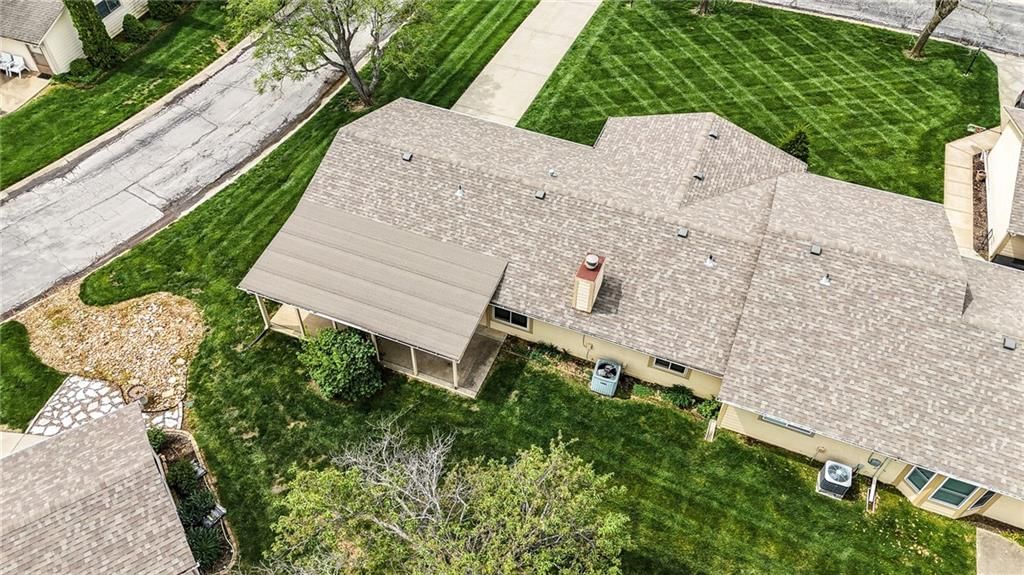 501 N STONE Boulevard — photo 33