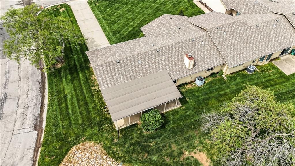 501 N STONE Boulevard — photo 35