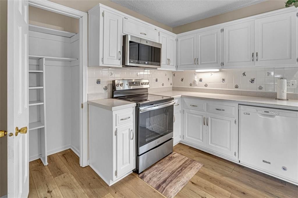 10915 N Miller Lane — photo 9