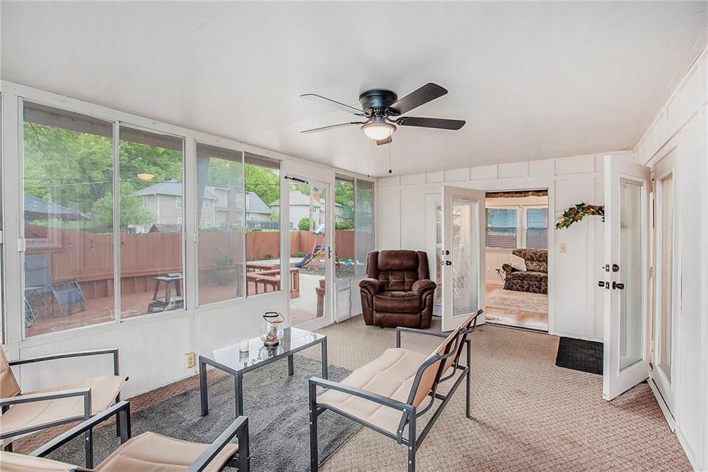 10924 Virginia Avenue — photo 15