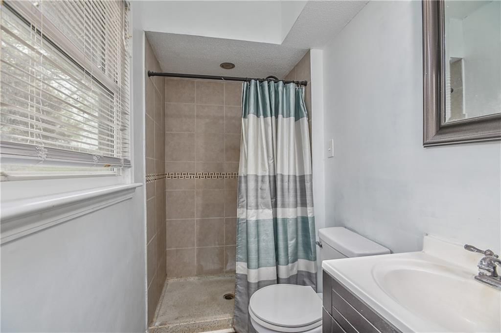 2513 N 73rd Terrace — photo 14