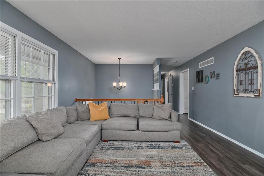 2513 N 73rd Terrace — photo 5