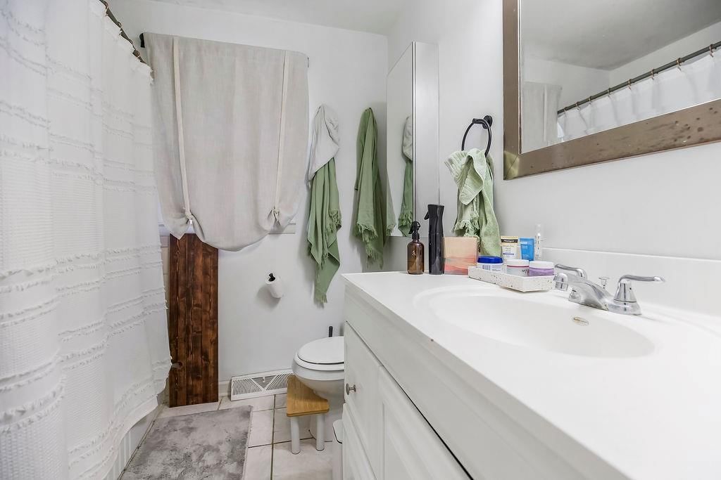 1205 NE 72nd Street — photo 8