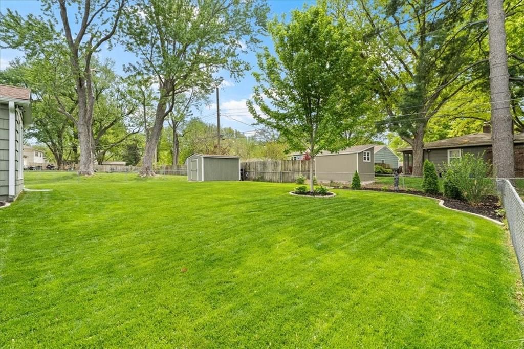 5815 W 100th Street — photo 26