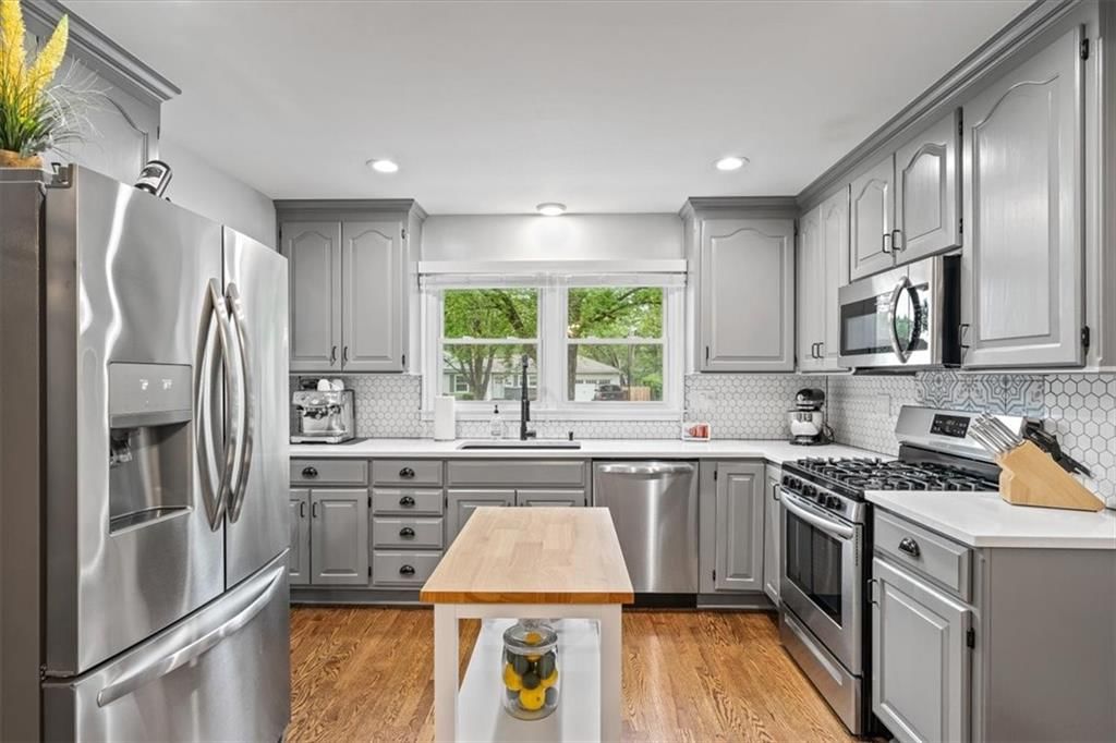 5815 W 100th Street — photo 7