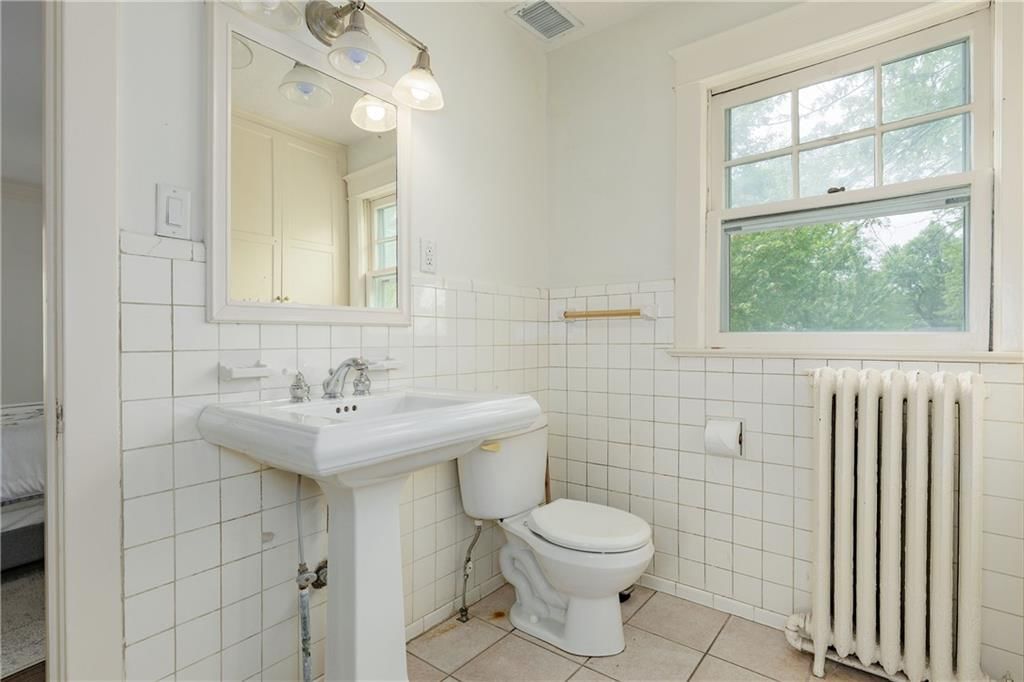 600 W 58th Terrace — photo 26