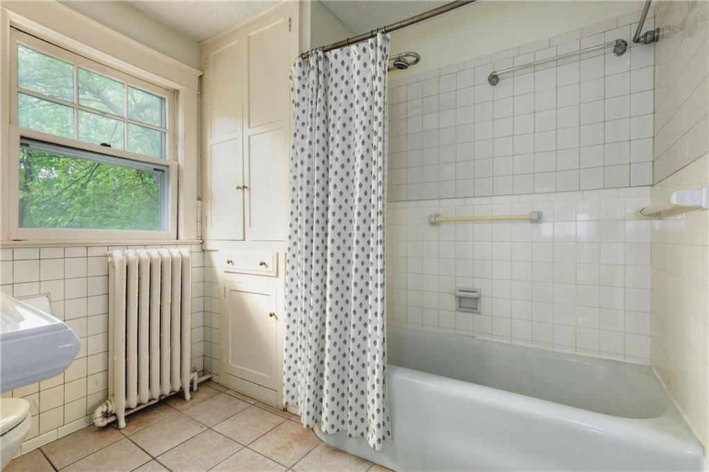 600 W 58th Terrace — photo 27