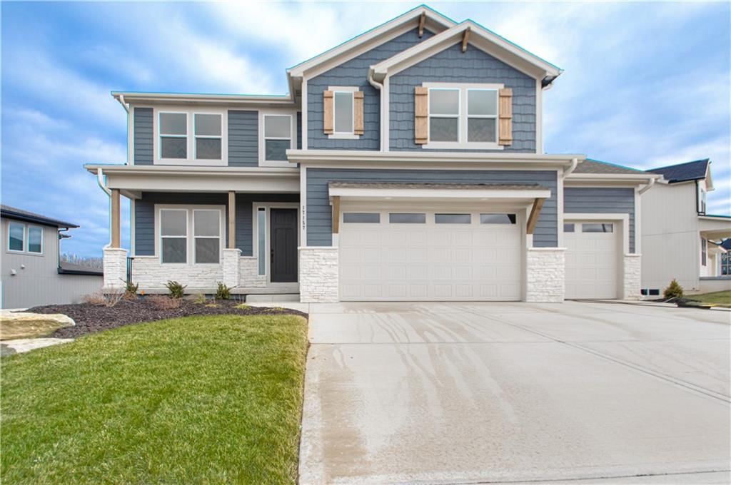 17157 S Laurelwood Street, Olathe, KS