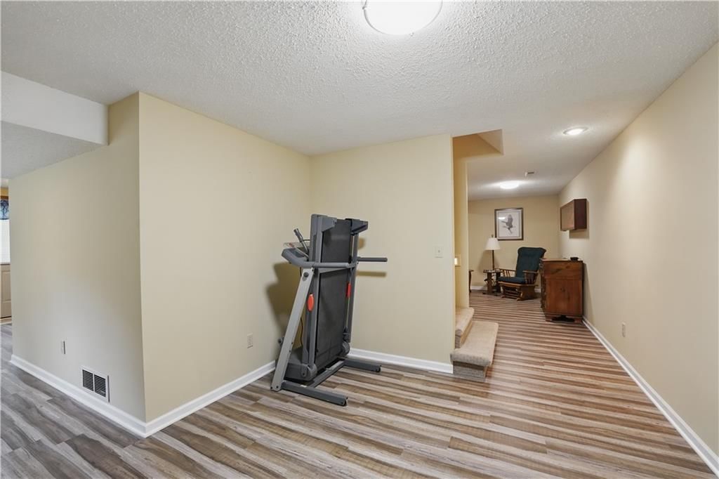 2709 NW Powderhorn Drive — photo 35