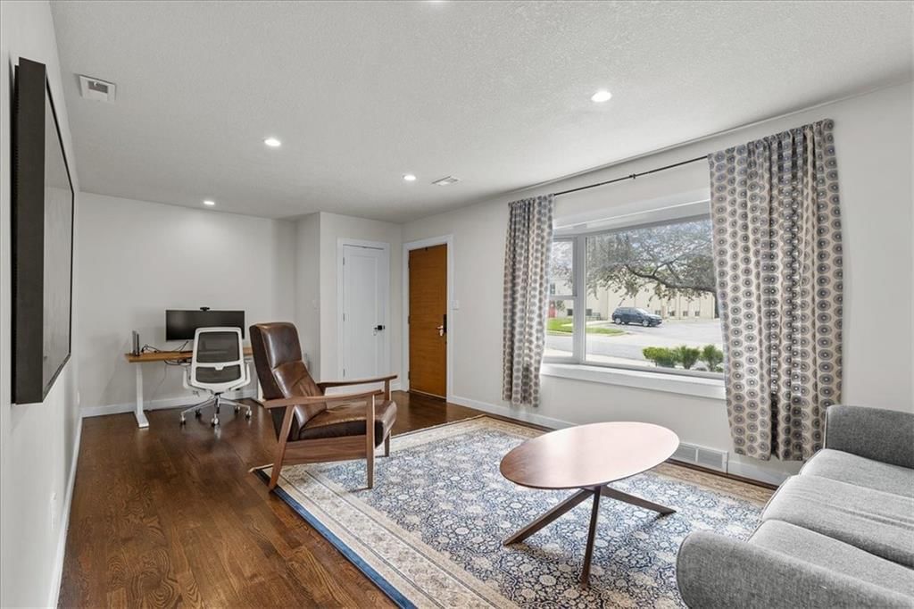 7518 W 64th Terrace — photo 6