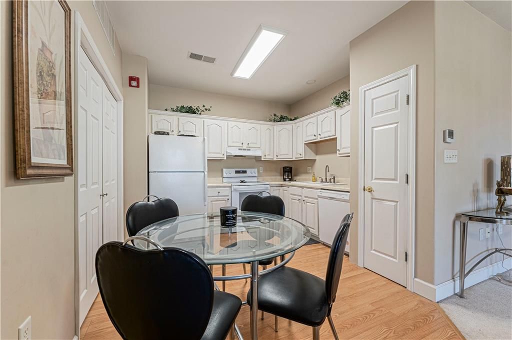 17201 E 32nd Unit 8 Street — photo 11