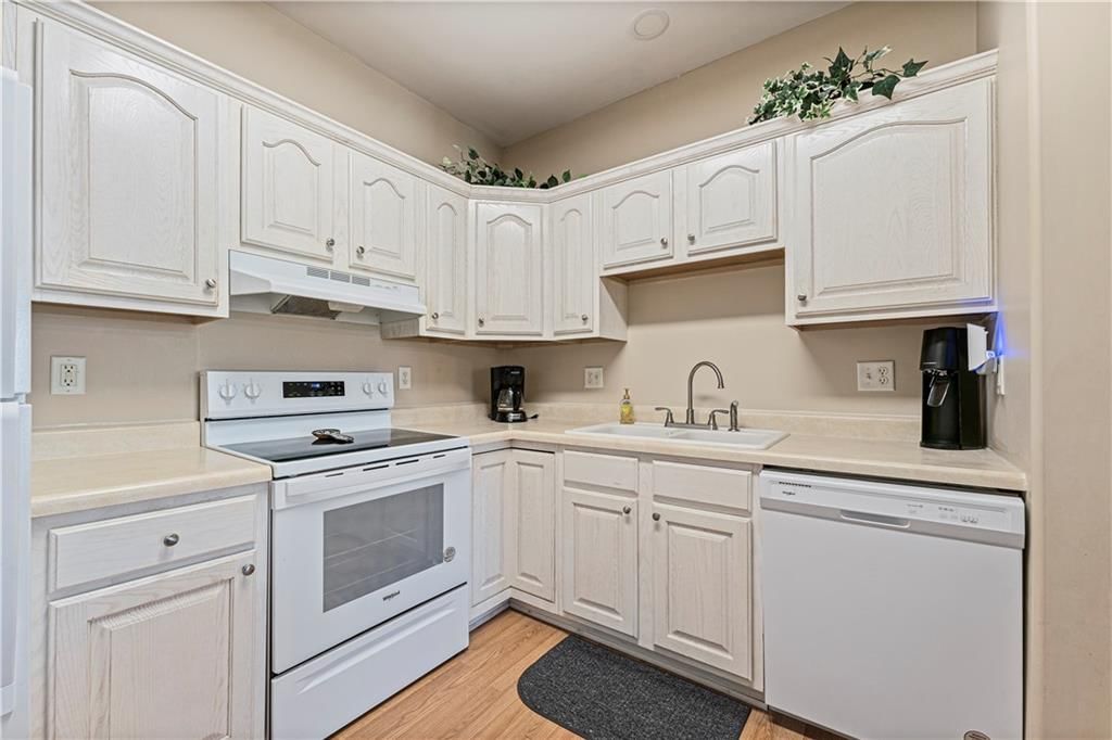 17201 E 32nd Unit 8 Street — photo 13