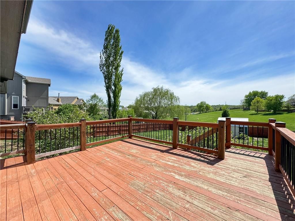 17900 Sunset Drive — photo 21