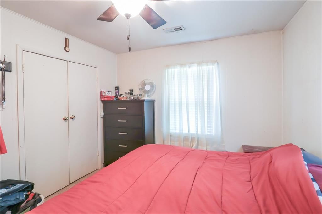 205 E Pacific Street — photo 11