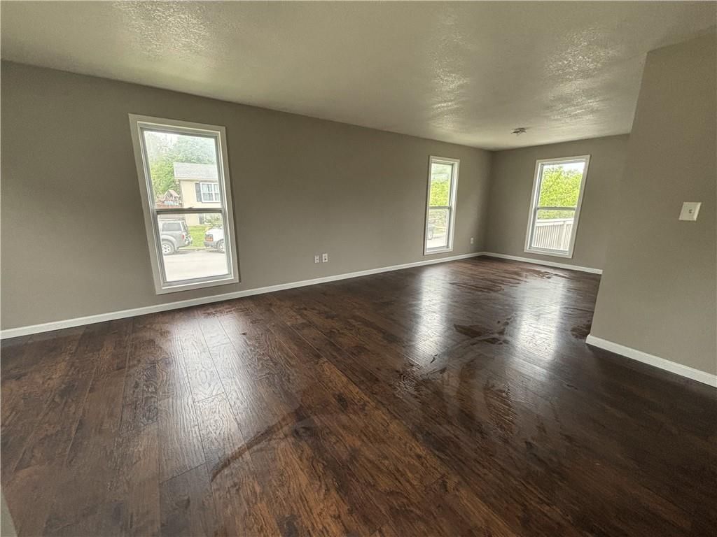 647 E El Monte Court — photo 7