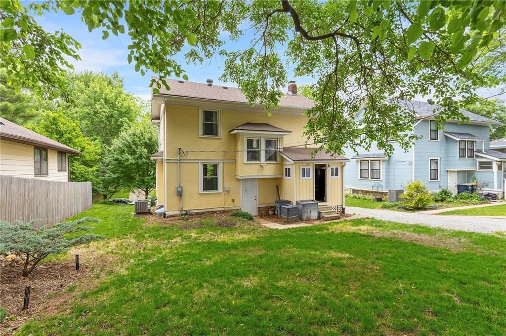942 W 32nd Terrace — photo 28
