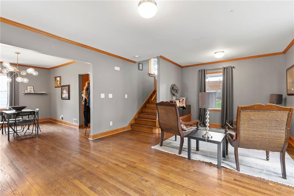 942 W 32nd Terrace — photo 6