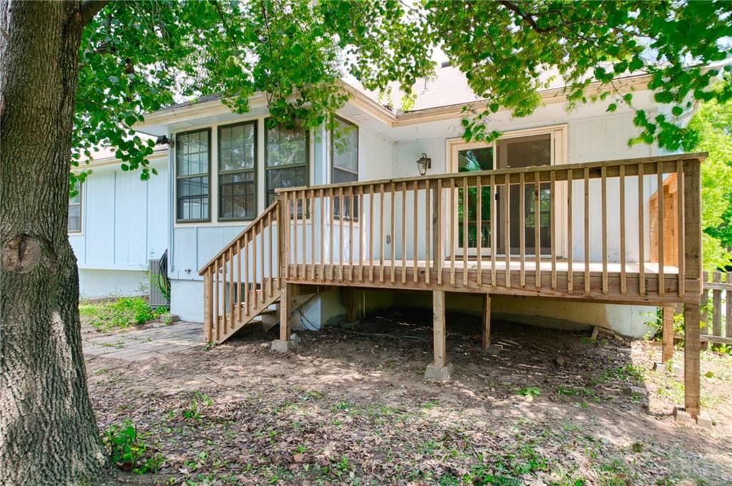 2109 NW Hidden Pointe Court — photo 5