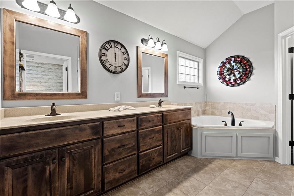 1509 Northpoint Drive — photo 25