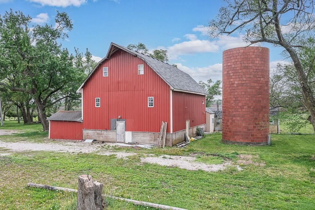 21183 Hollingsworth Road — photo 41