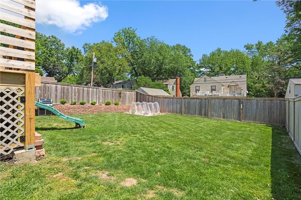 6725 Locust Street — photo 32