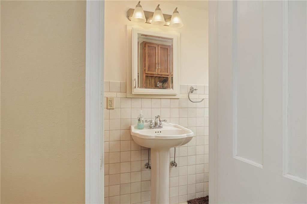 2402 N Circle Drive — photo 25