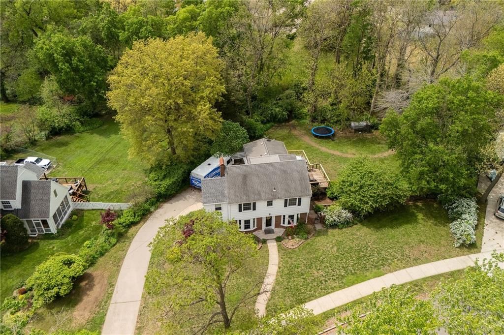 2402 N Circle Drive — photo 4