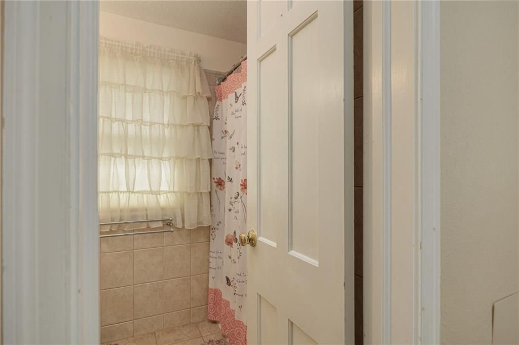 2402 N Circle Drive — photo 6