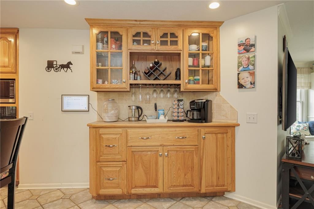2402 N Circle Drive — photo 8