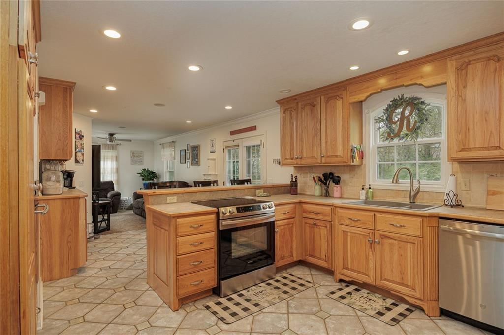 2402 N Circle Drive — photo 9