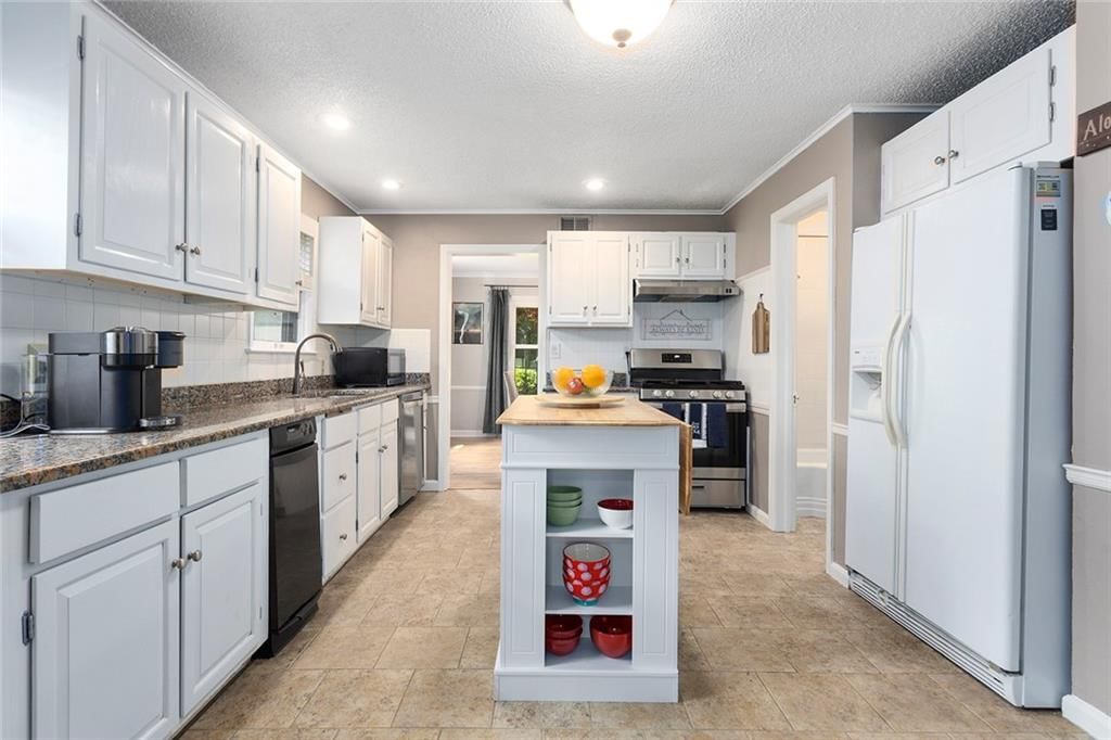 1275 W Gregory Boulevard — photo 11