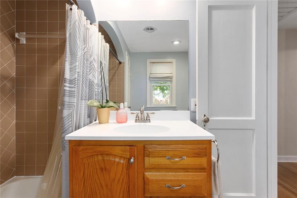 1275 W Gregory Boulevard — photo 19