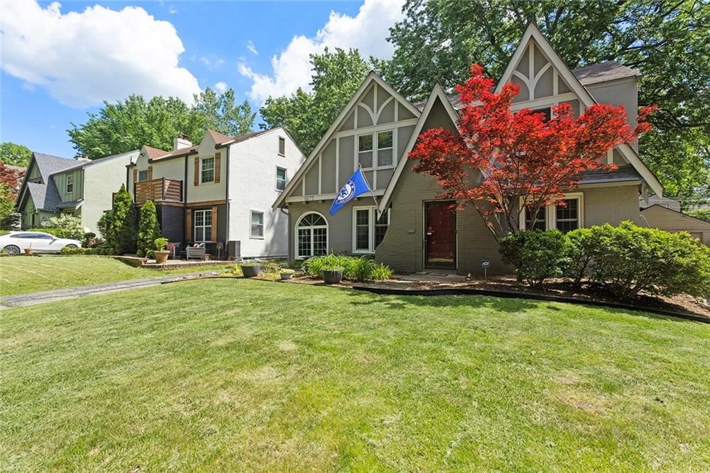 1275 W Gregory Boulevard — photo 30