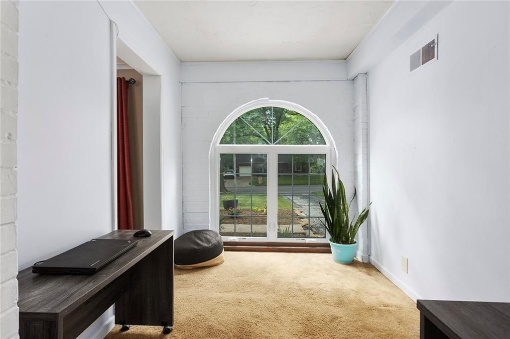 1275 W Gregory Boulevard — photo 6