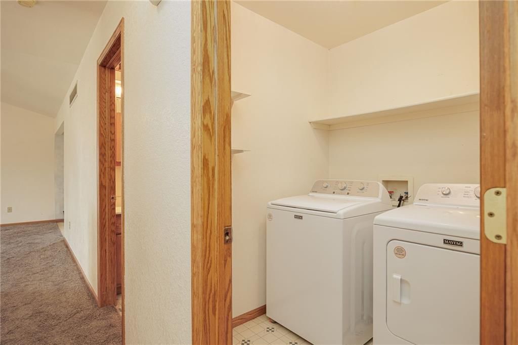 1115 E Cooper Street — photo 16
