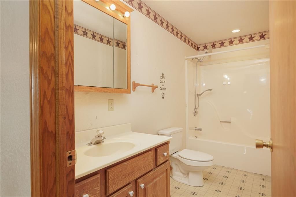 1115 E Cooper Street — photo 17