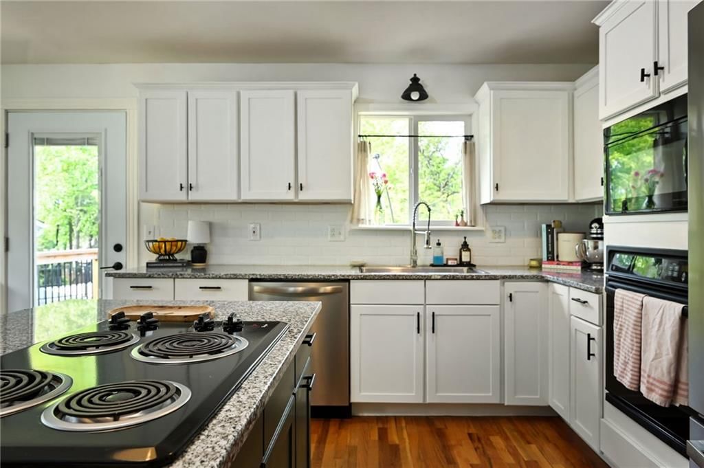 1124 NE Birchwood Drive — photo 10