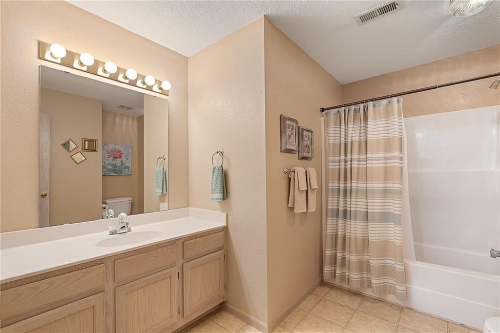 1321 SE Norwood Drive SE — photo 10