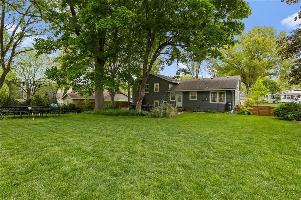 6107 W 85th Terrace — photo 38
