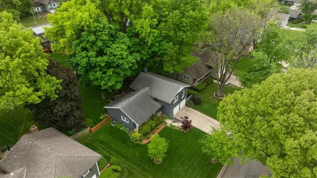 6107 W 85th Terrace — photo 41