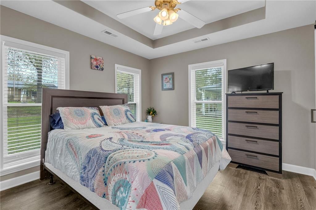 715 N Oak Street — photo 12