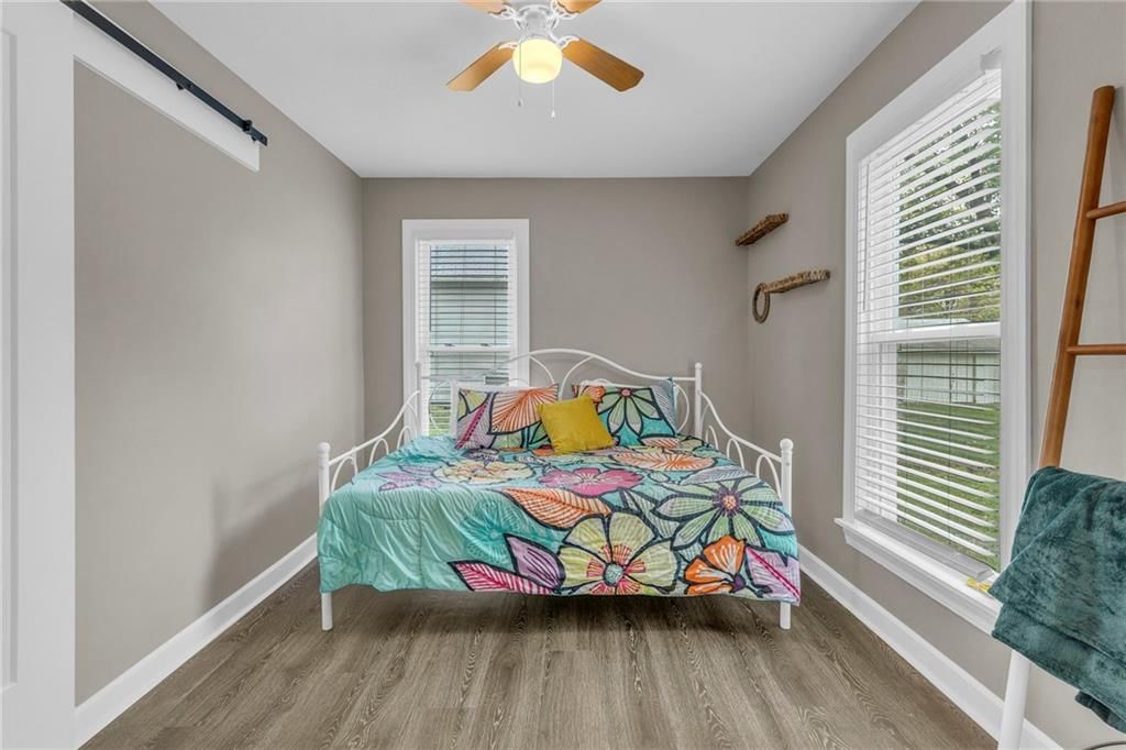 715 N Oak Street — photo 16