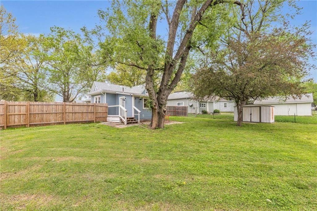715 N Oak Street — photo 23