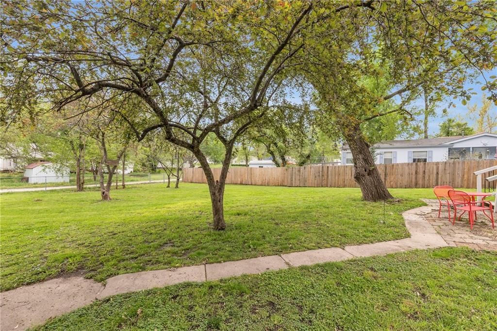 715 N Oak Street — photo 24