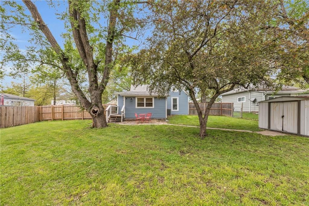 715 N Oak Street — photo 27