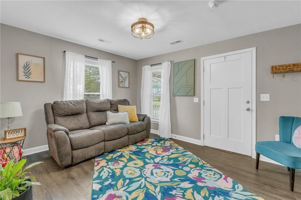715 N Oak Street — photo 5