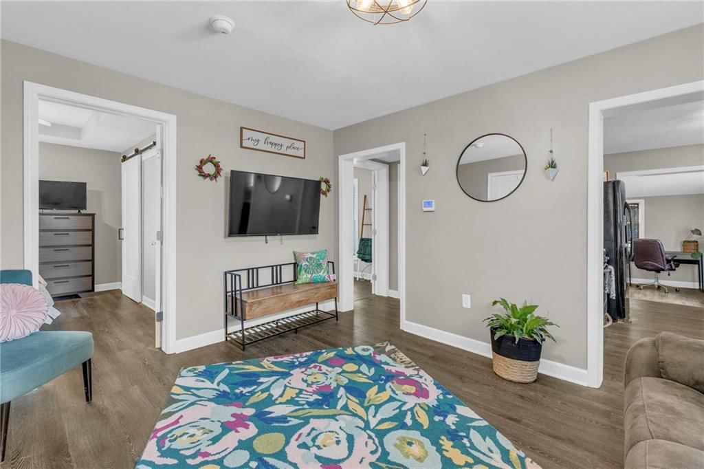 715 N Oak Street — photo 7