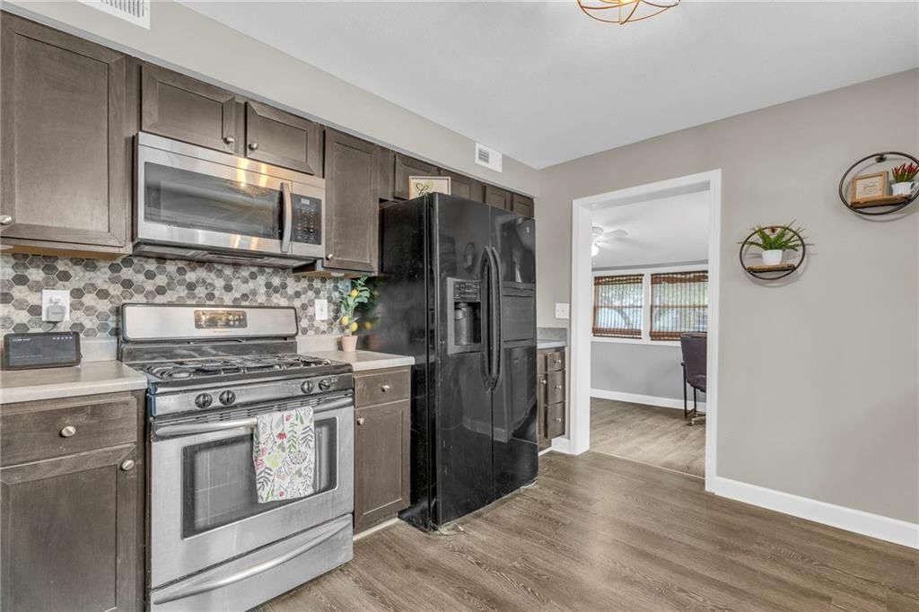 715 N Oak Street — photo 10